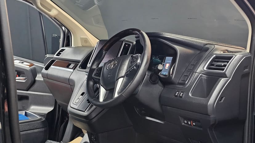 ห้องโดยสาร Toyota Majesty หลังทำความสะอาดและดูแลภายใน